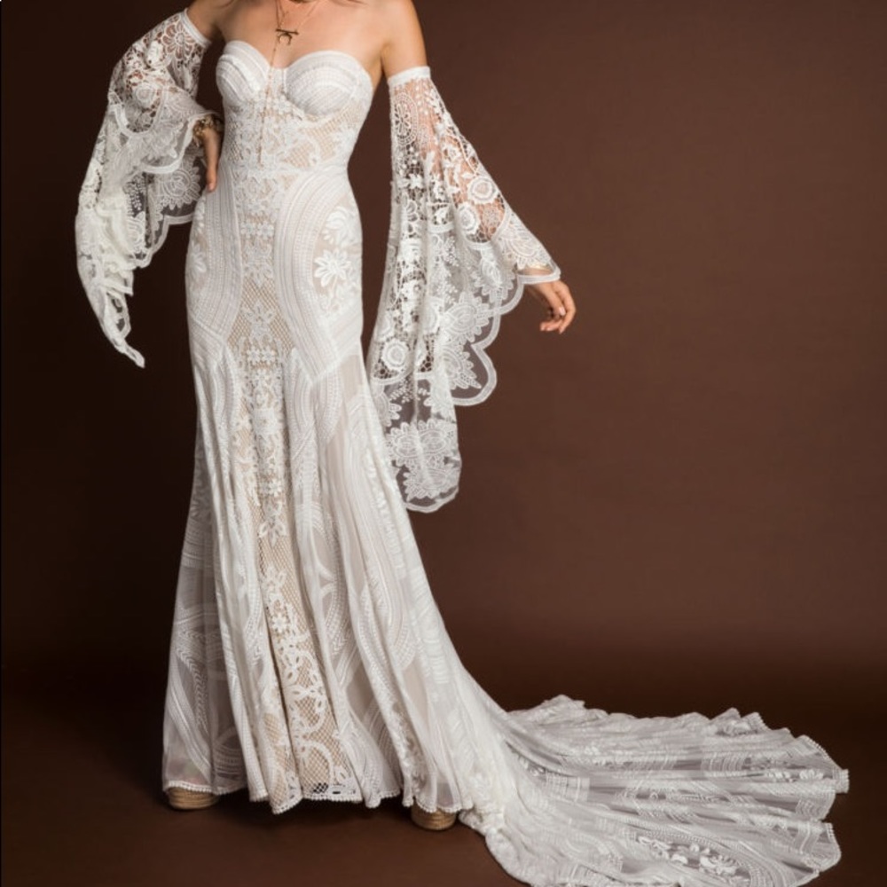 Rue de Seine Adara bridal gown and sleeves